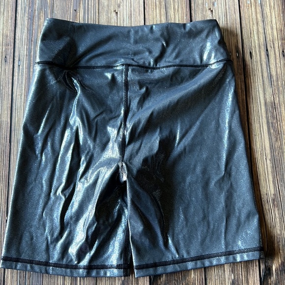 Victoria’s Secret Sport Gunmetal Silver Bike Shorts S - Picture 3 of 4